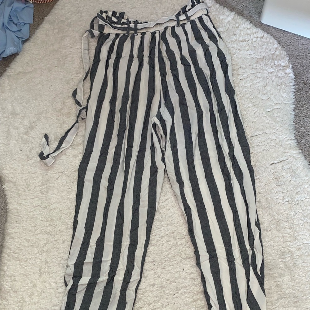American Eagle Pants - Picture 3 of 4